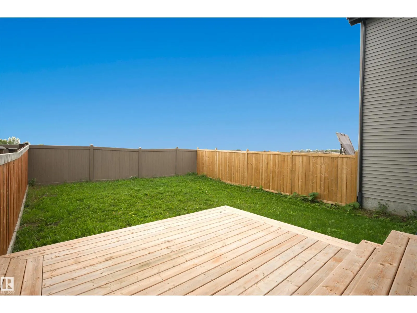 3327 PARKER LO SW