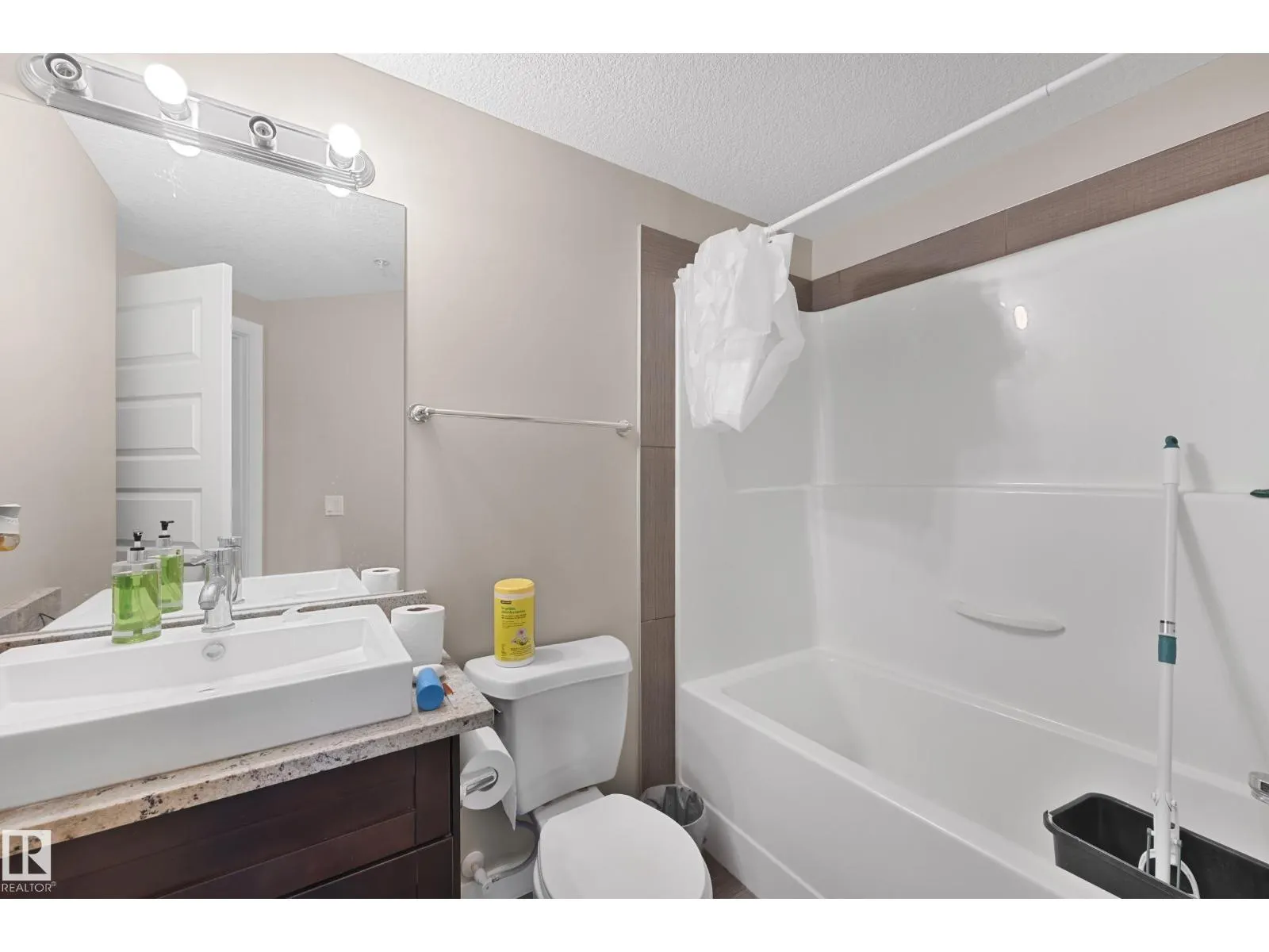 #313 1230 WINDERMERE WY SW