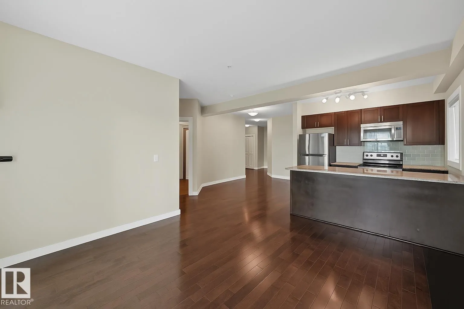 #313 1230 WINDERMERE WY SW