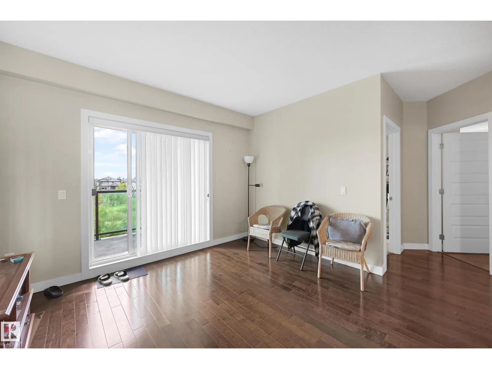 #313 1230 WINDERMERE WY SW