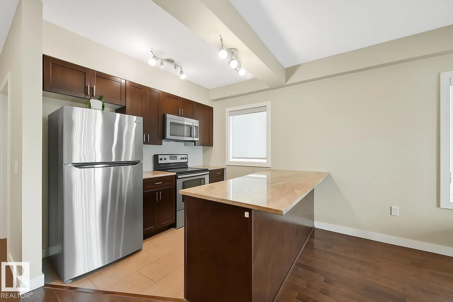 #313 1230 WINDERMERE WY SW