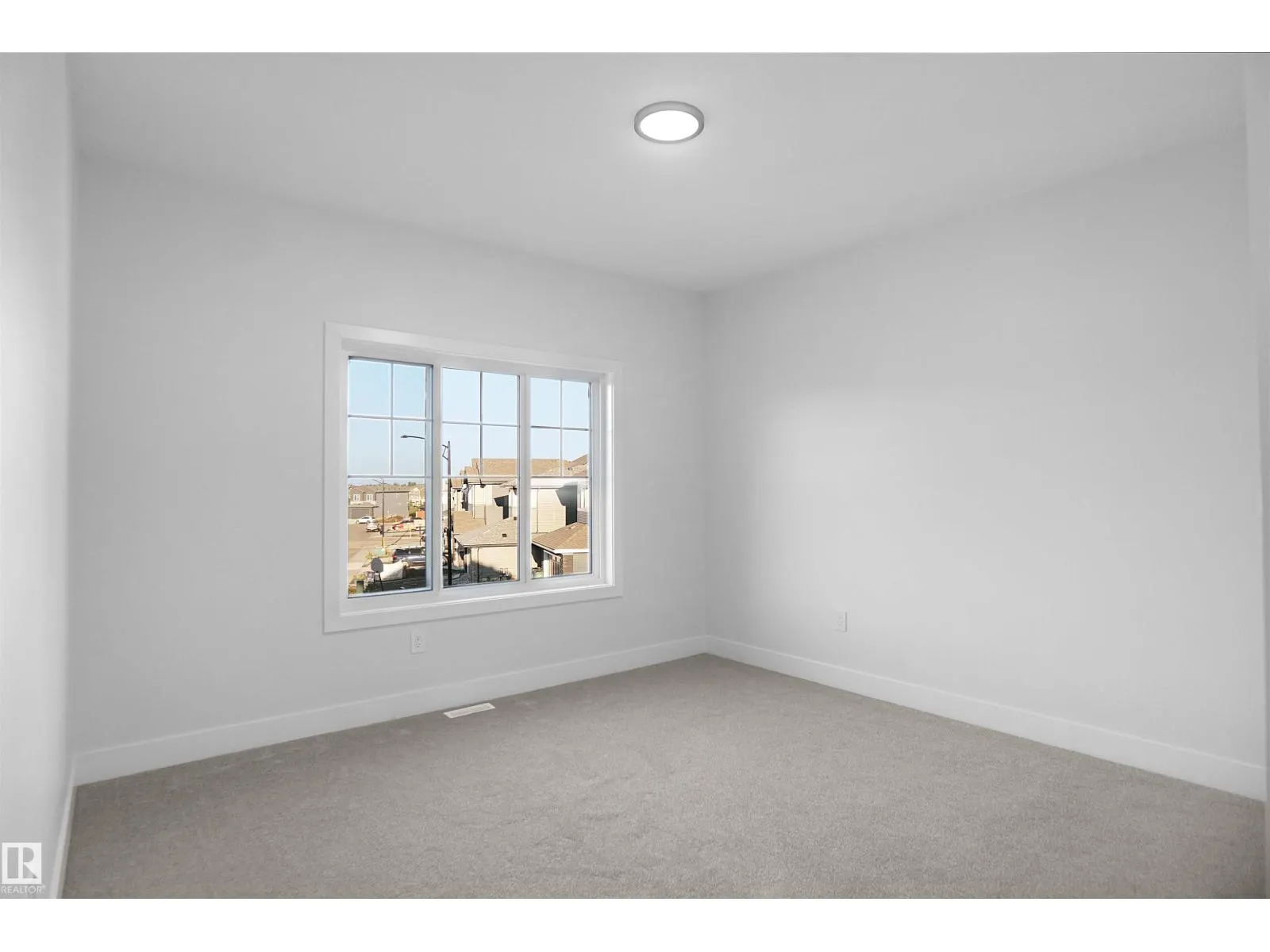 6224 29 AVE SW SW