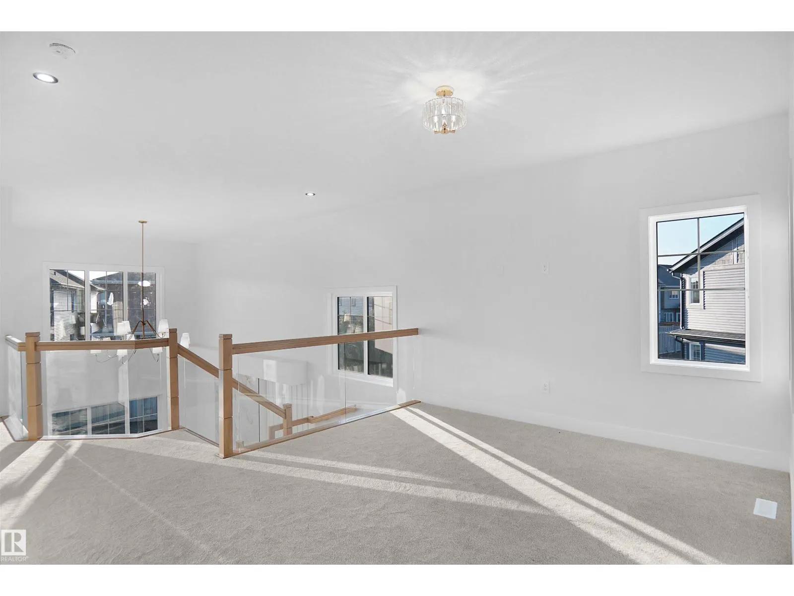 6224 29 AVE SW SW