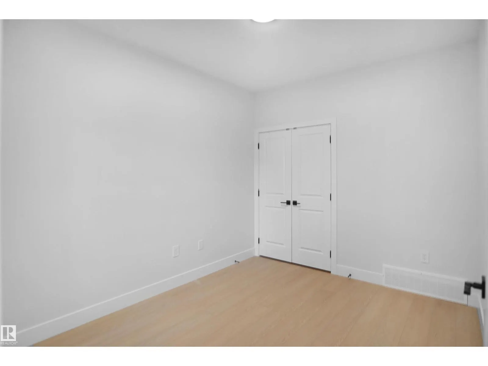 6224 29 AVE SW SW