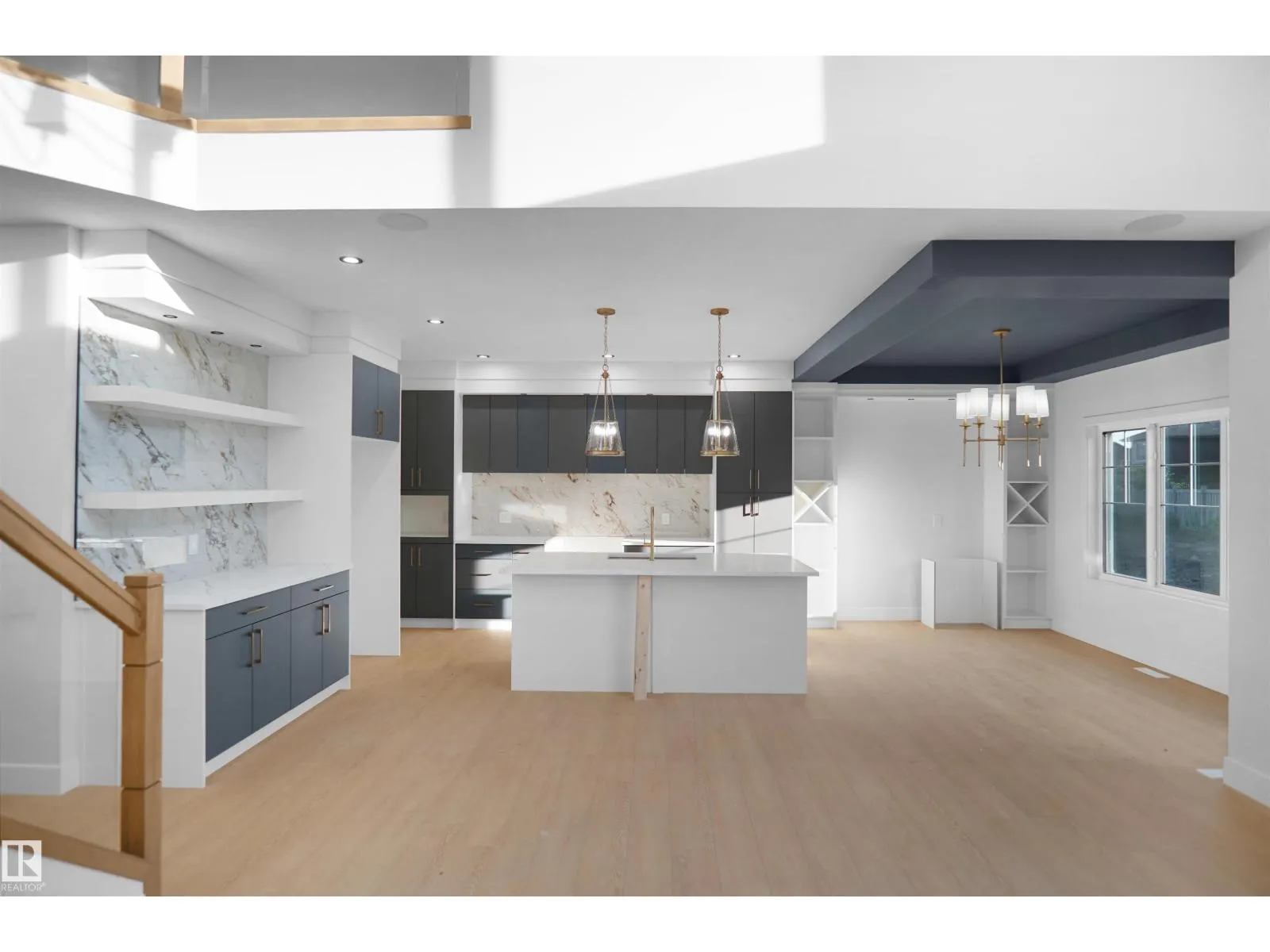 6224 29 AVE SW SW