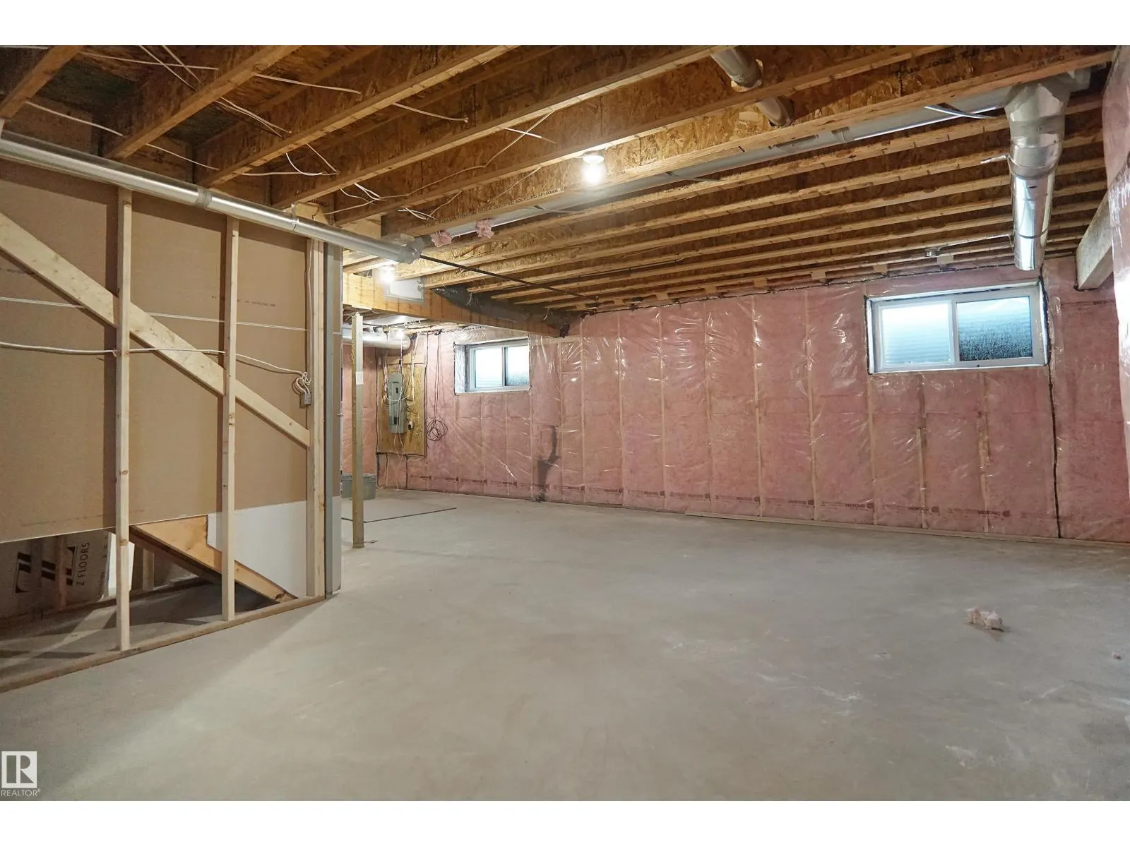 6224 29 AVE SW SW
