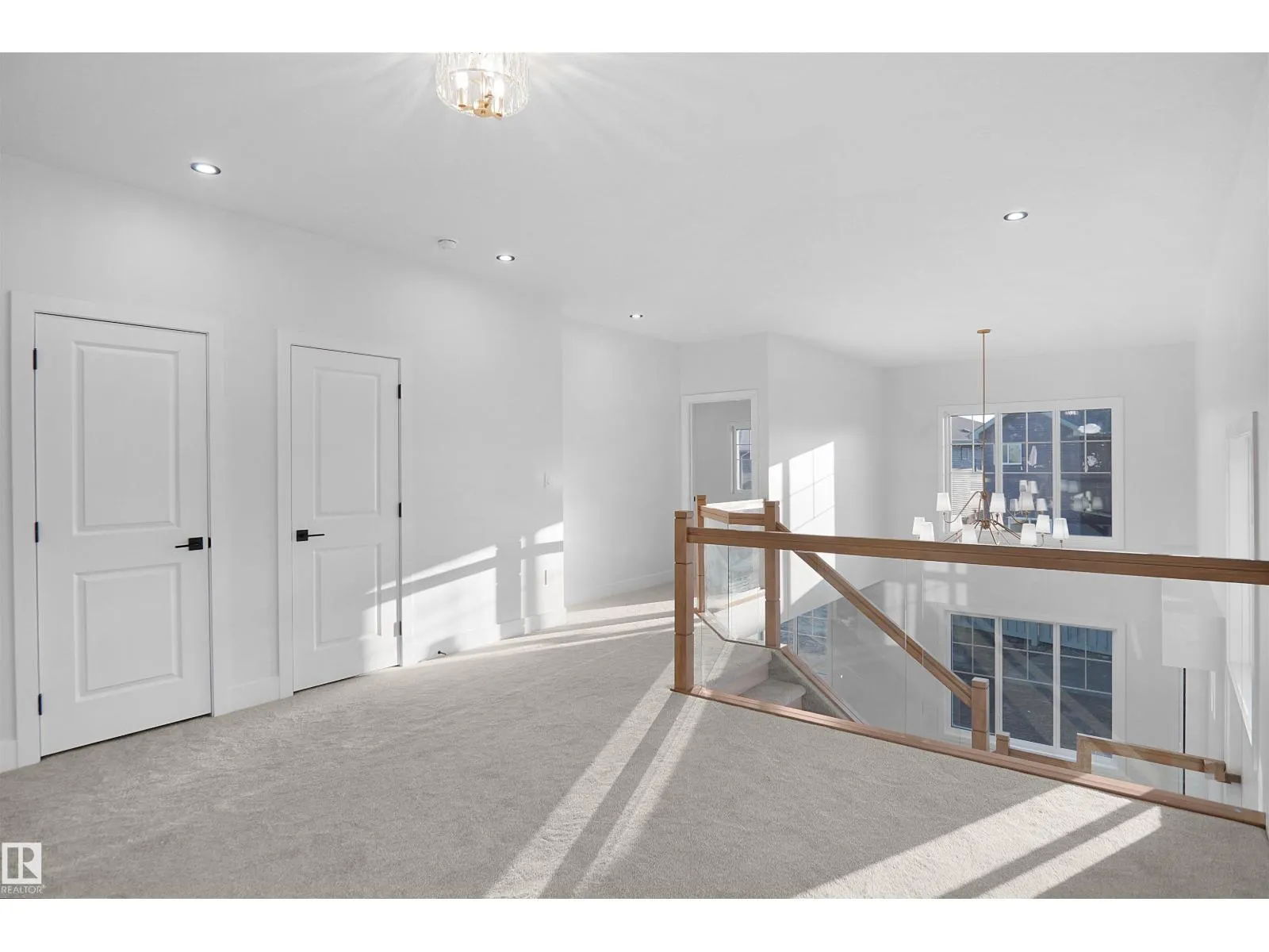 6224 29 AVE SW SW