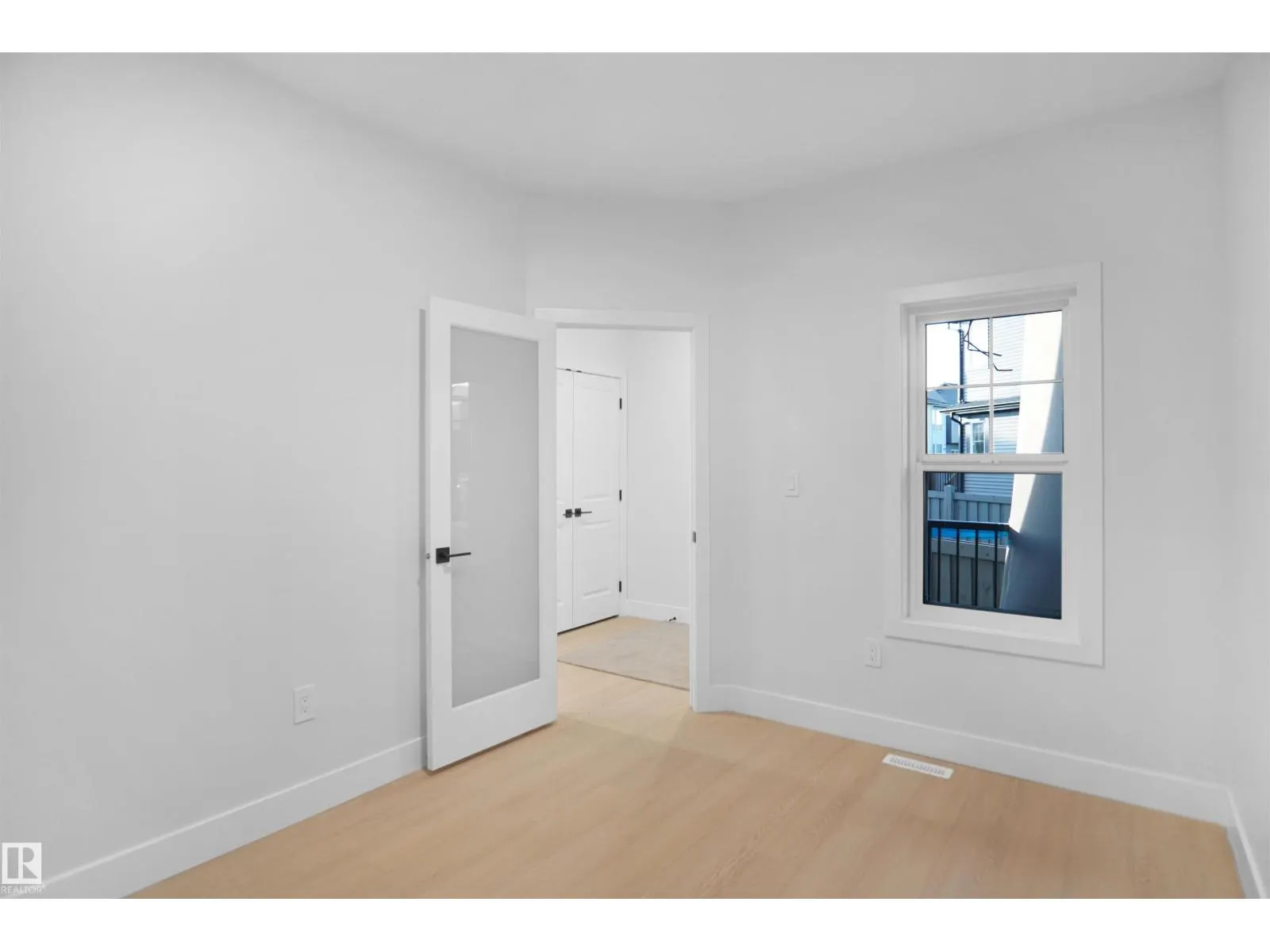 6224 29 AVE SW SW