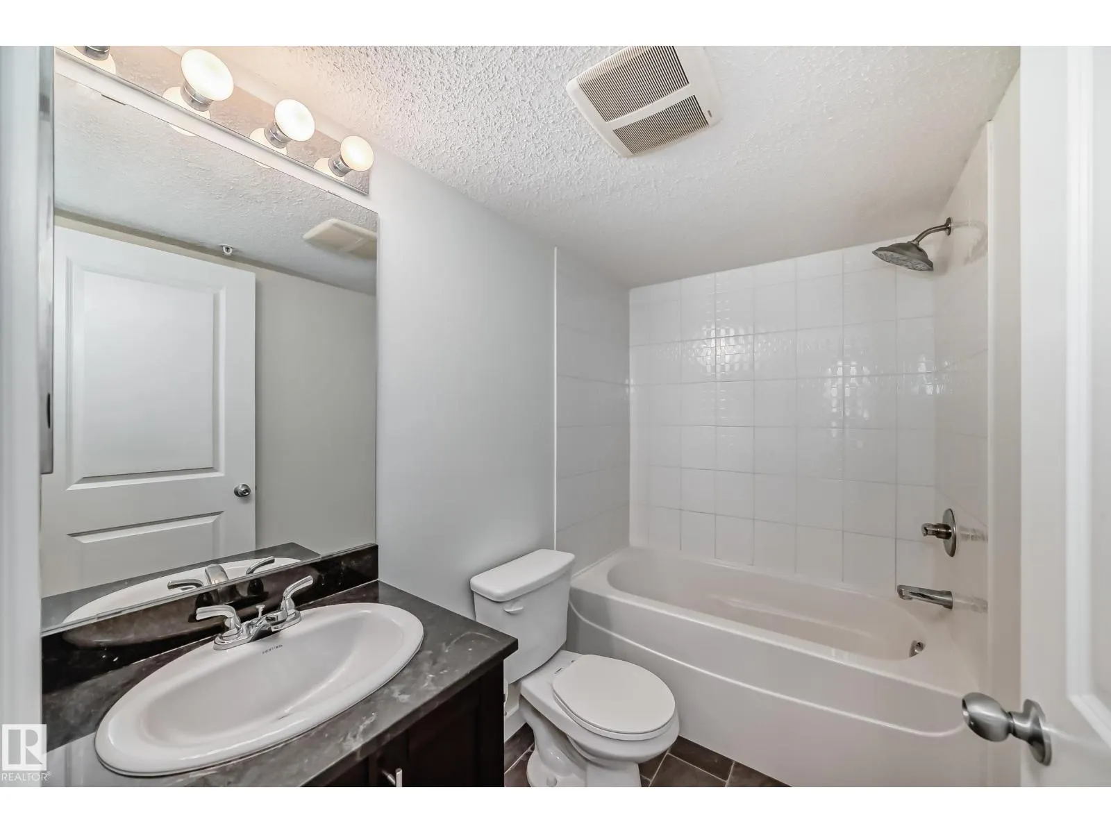 #111 5390 CHAPPELLE RD SW