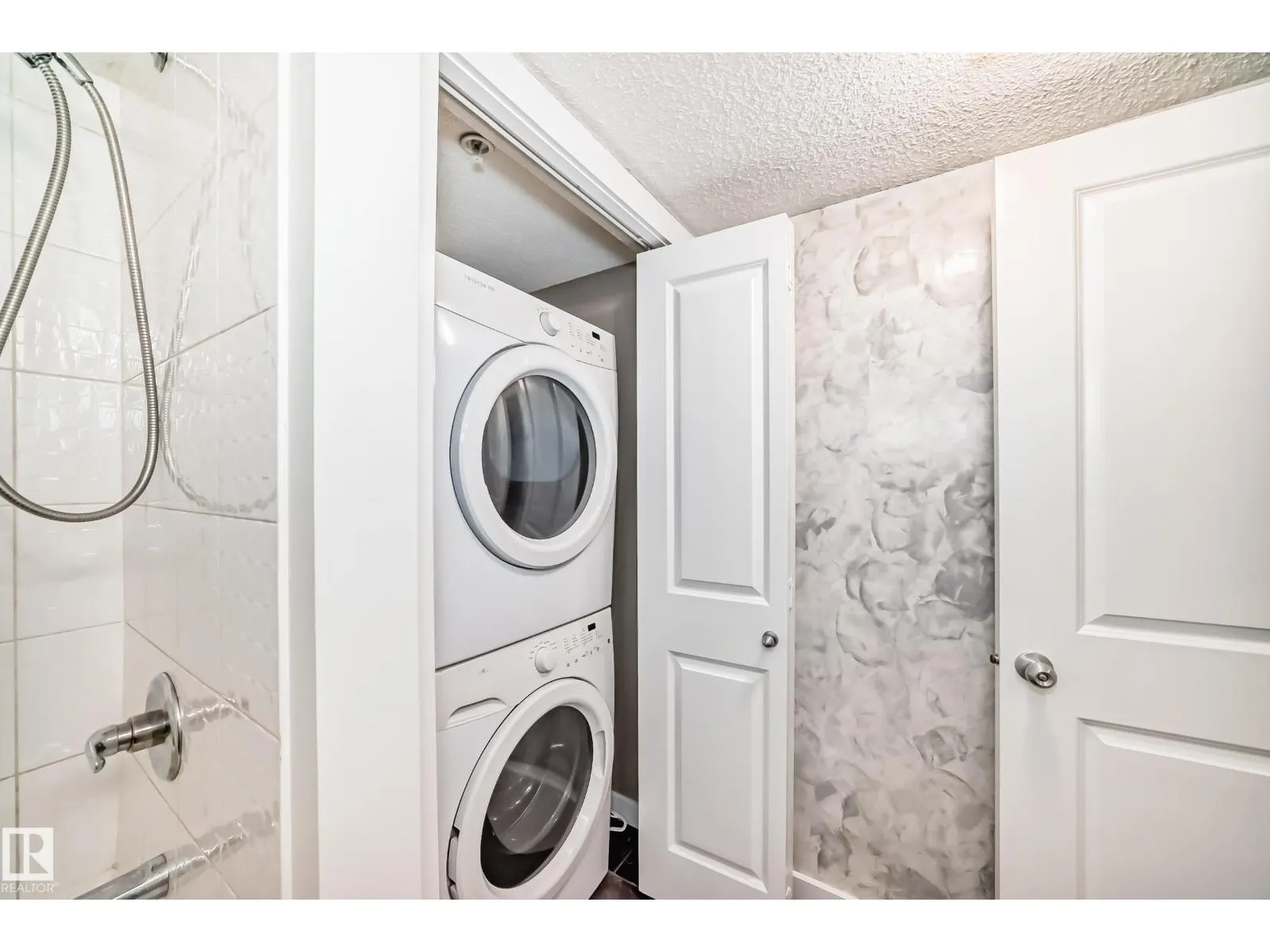 #111 5390 CHAPPELLE RD SW