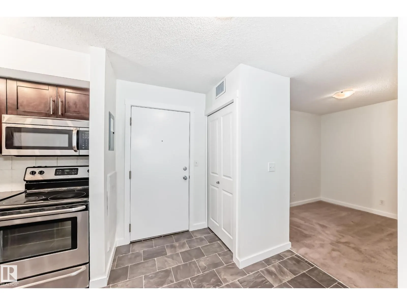 #111 5390 CHAPPELLE RD SW
