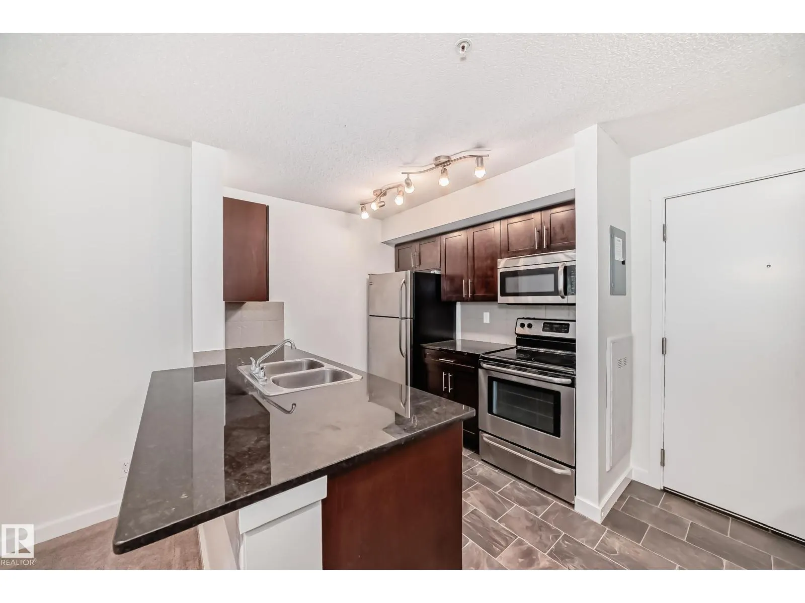 #111 5390 CHAPPELLE RD SW