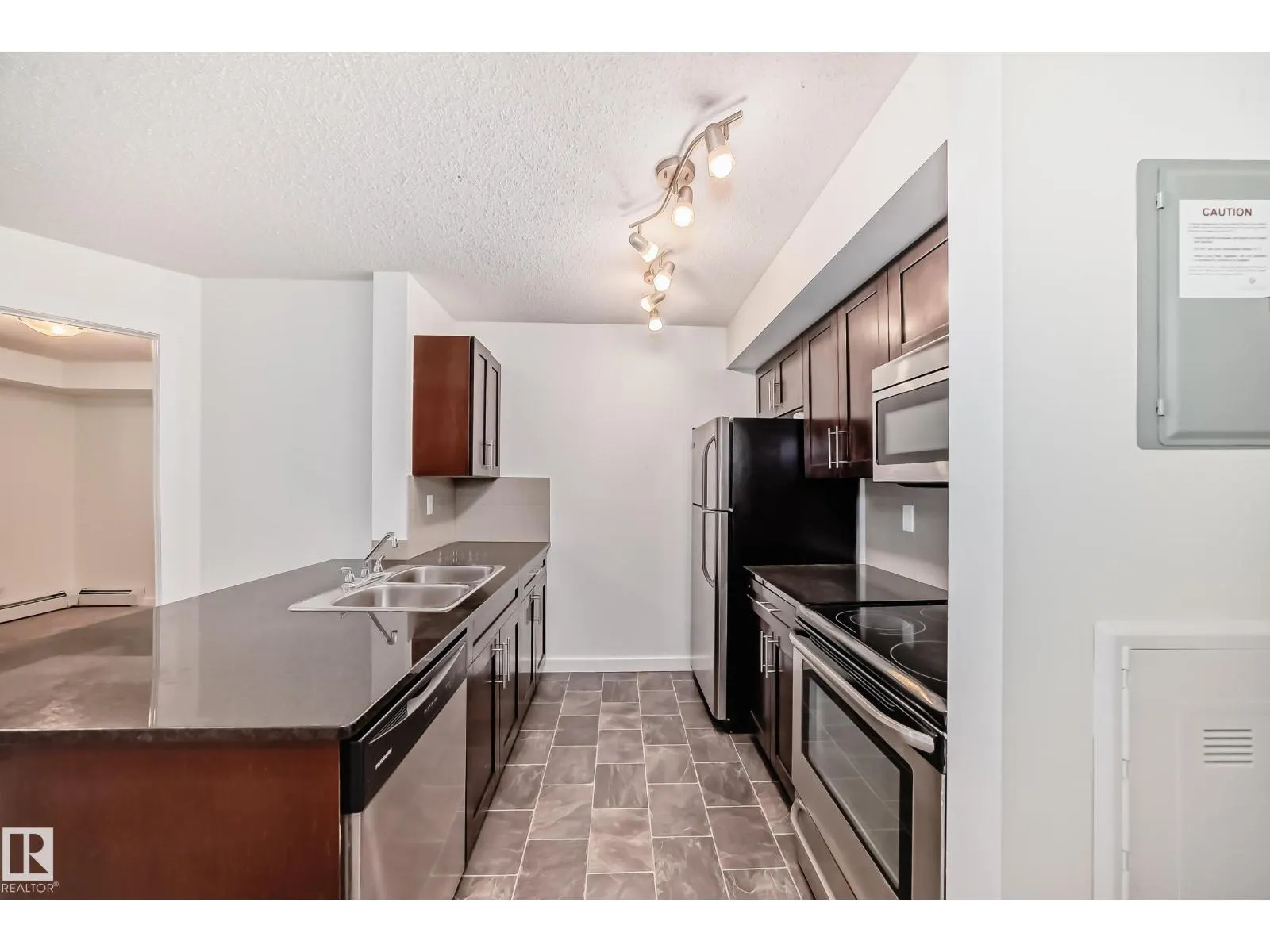 #111 5390 CHAPPELLE RD SW