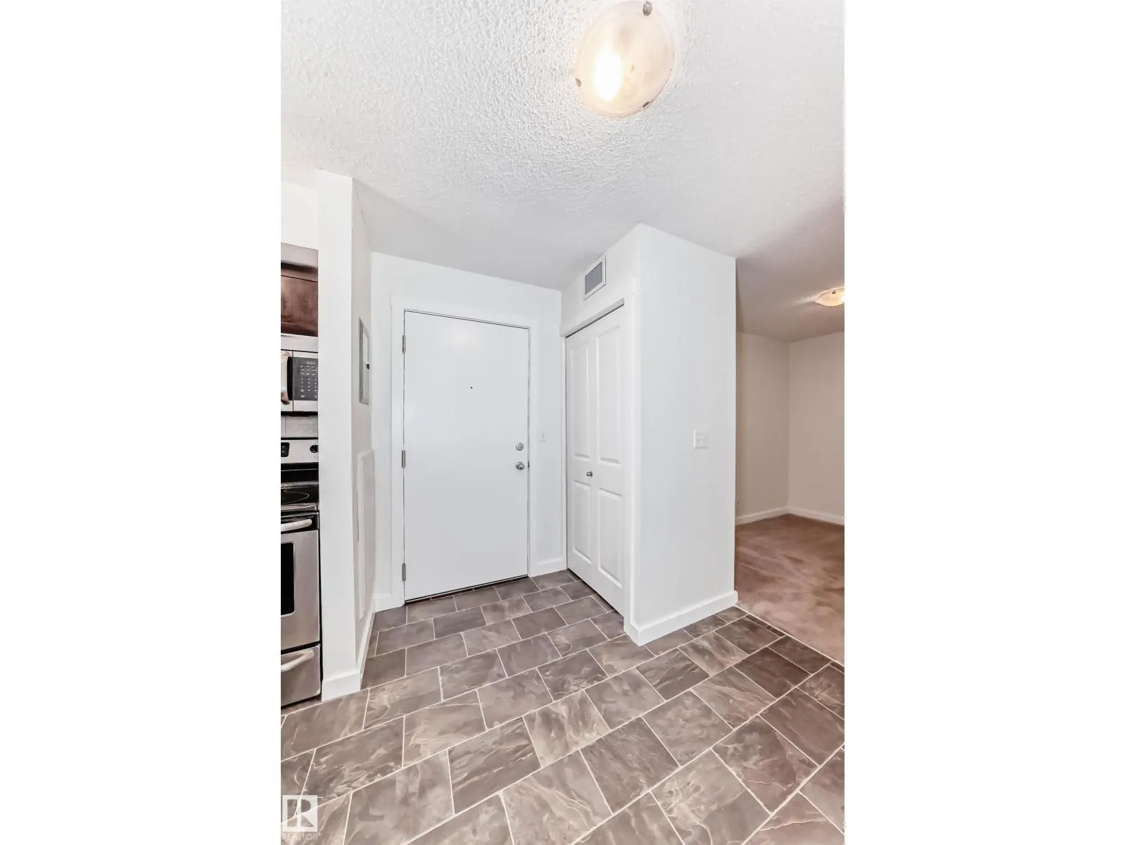 #111 5390 CHAPPELLE RD SW