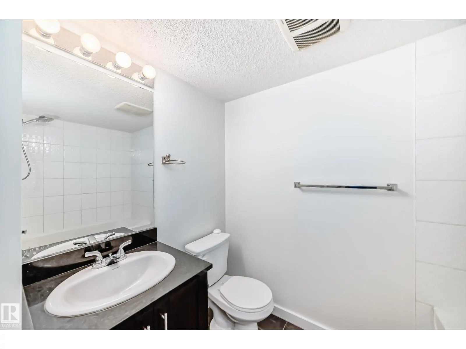 #111 5390 CHAPPELLE RD SW
