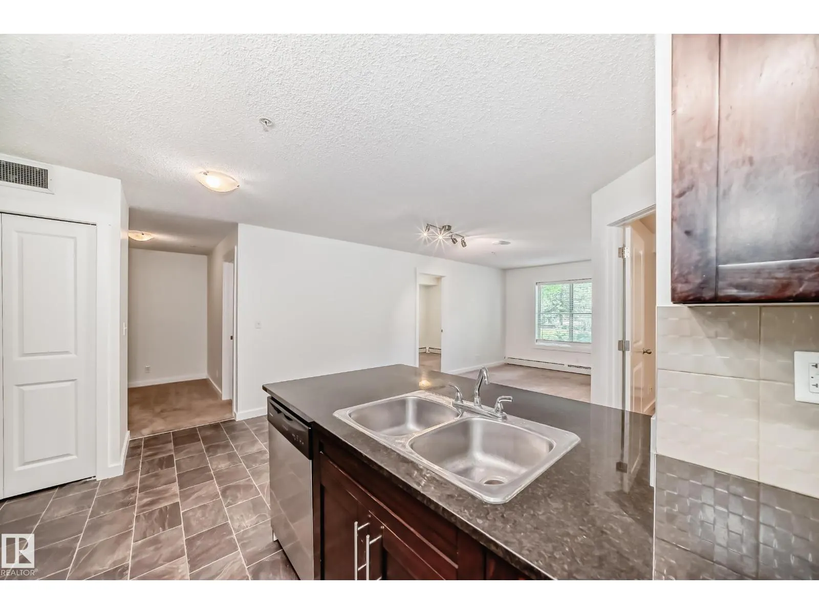 #111 5390 CHAPPELLE RD SW