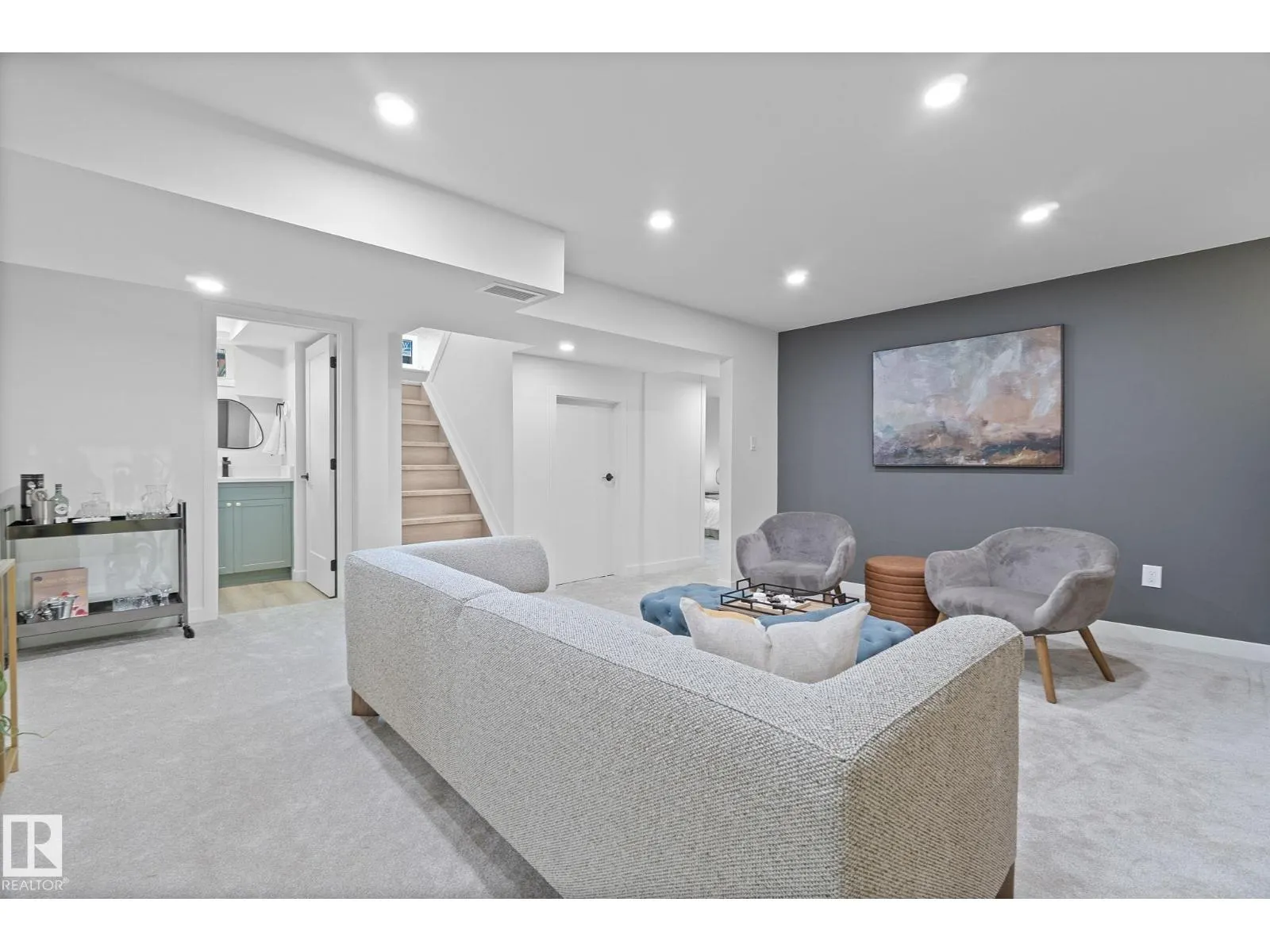 9444 74 ST NW