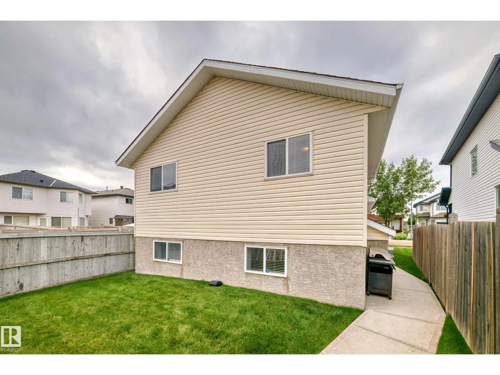 17215 88 ST NW