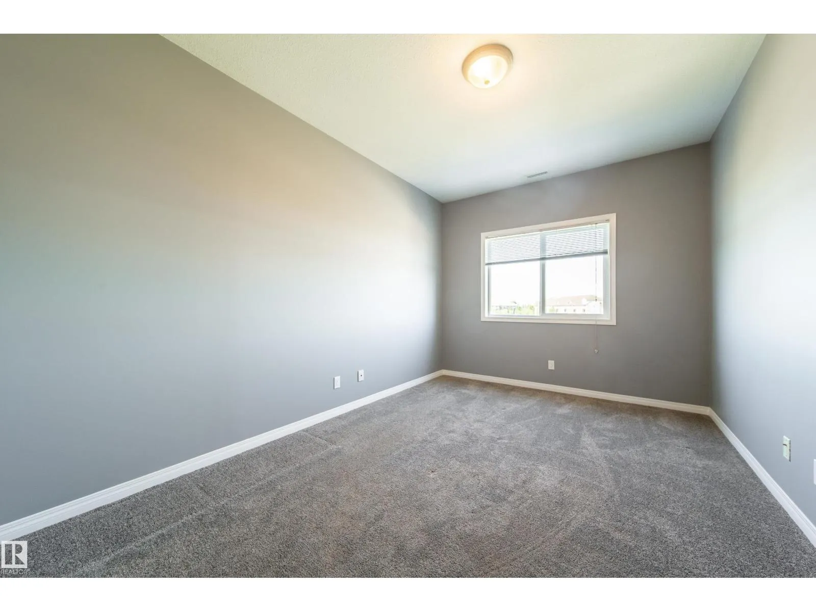 #408 4316 139 AV NW