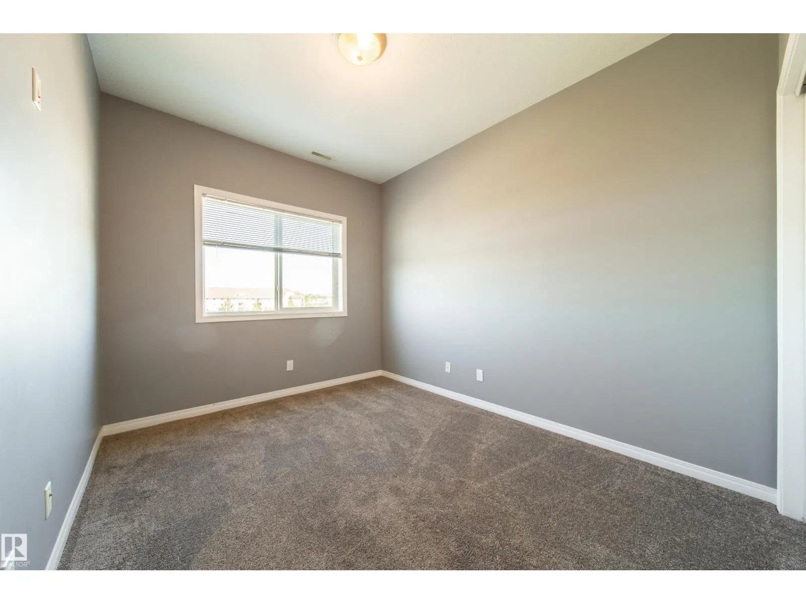 #408 4316 139 AV NW