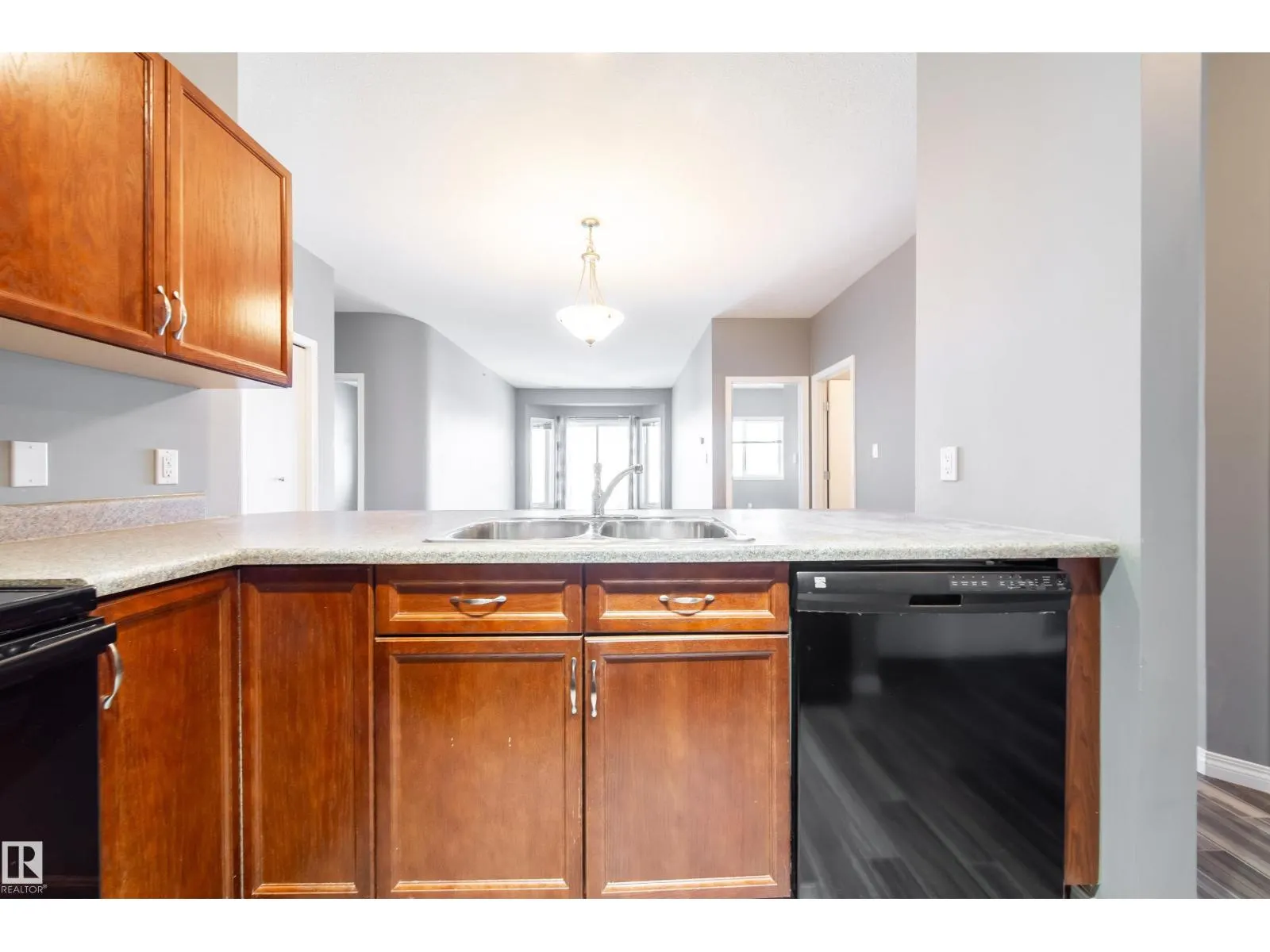 #408 4316 139 AV NW