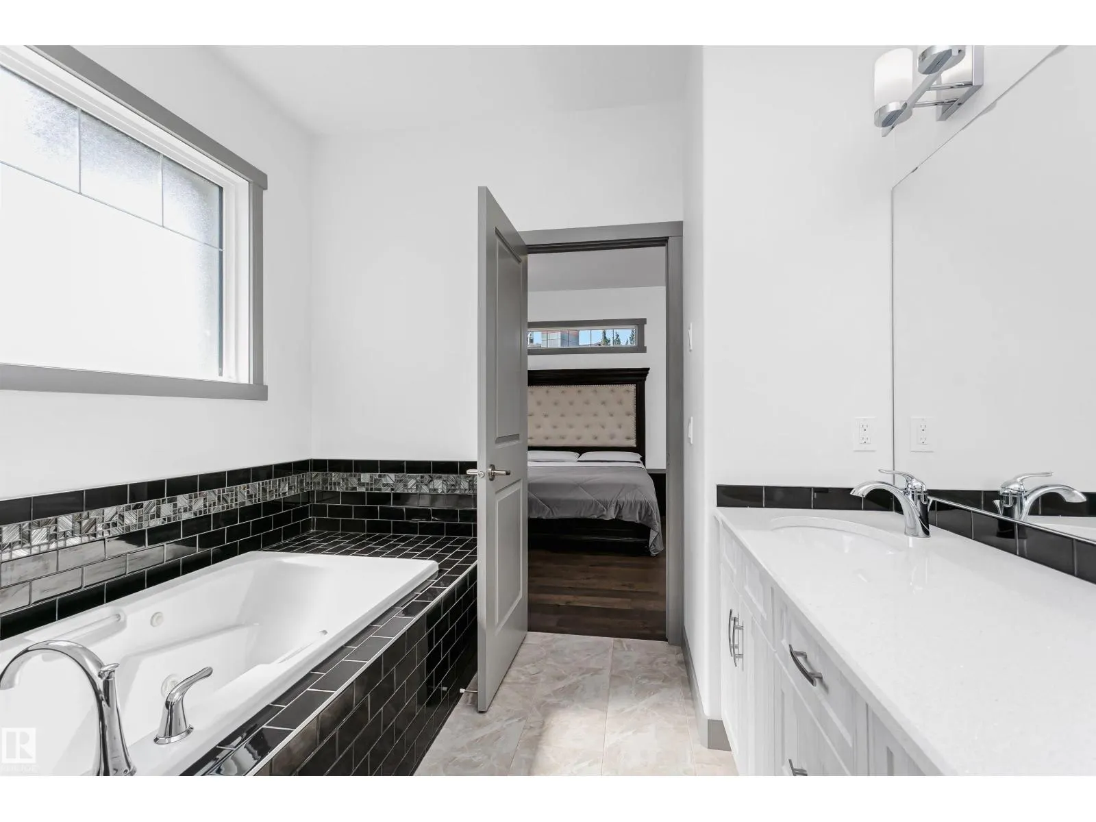 7703 GETTY WD NW