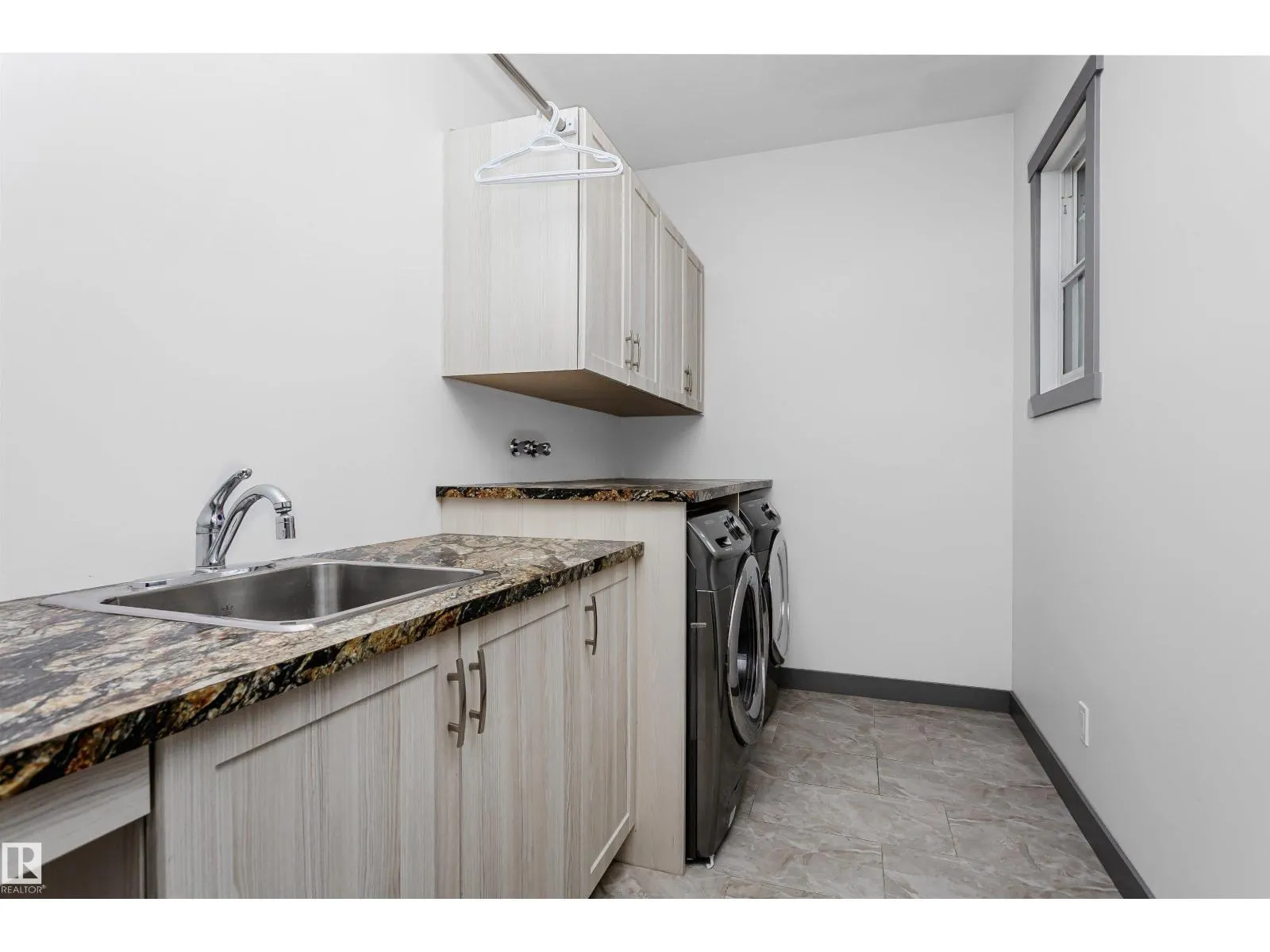 7703 GETTY WD NW