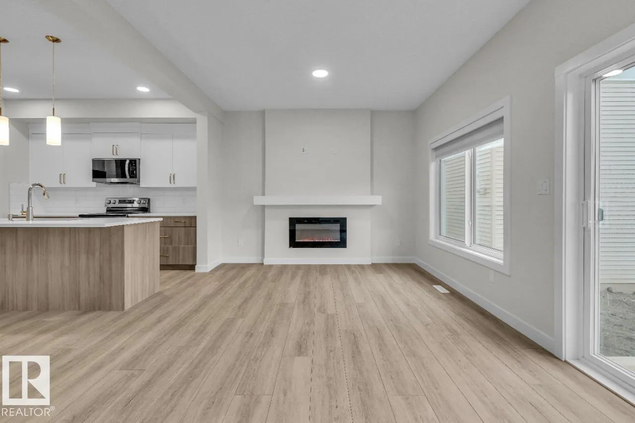 1076 Berg PL