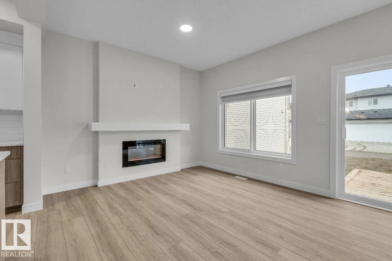 1076 Berg PL