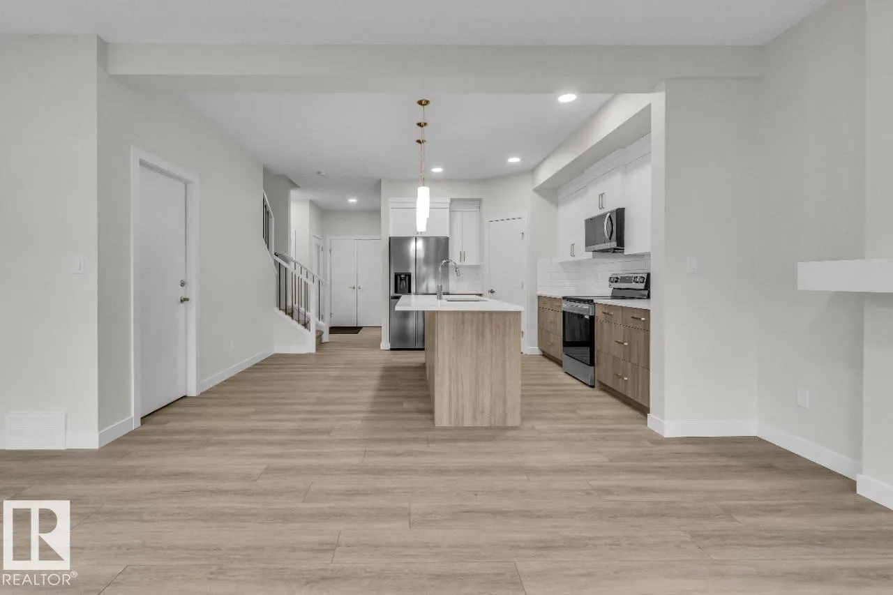 1076 Berg PL