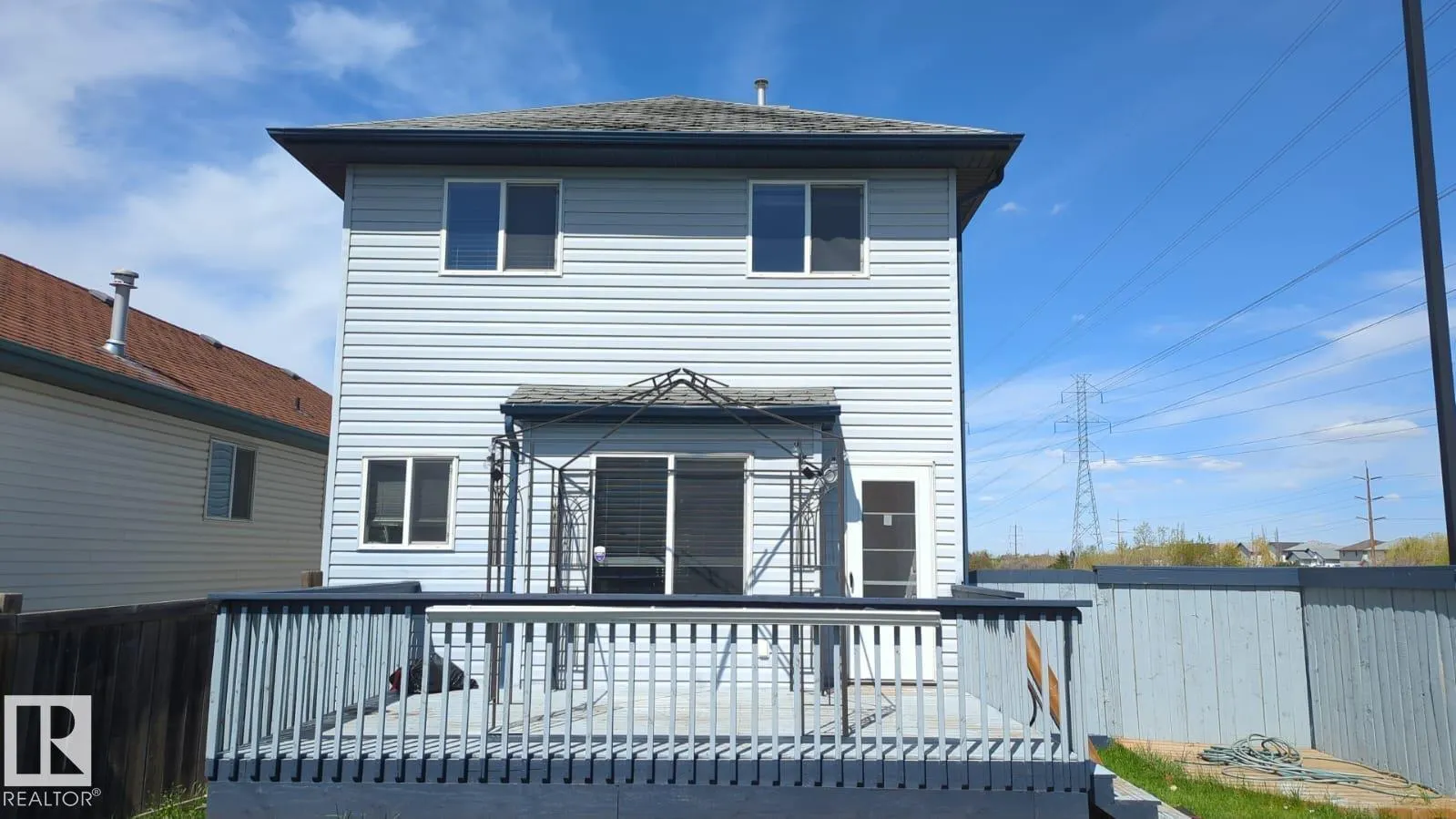 3005 32 AV NW