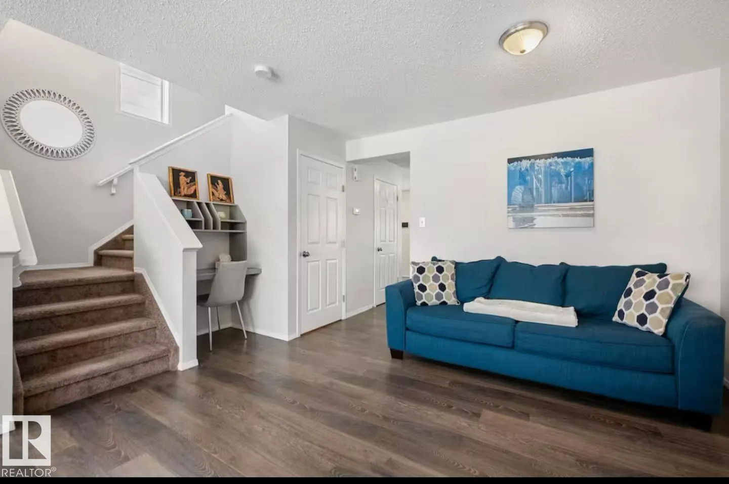 3005 32 AV NW