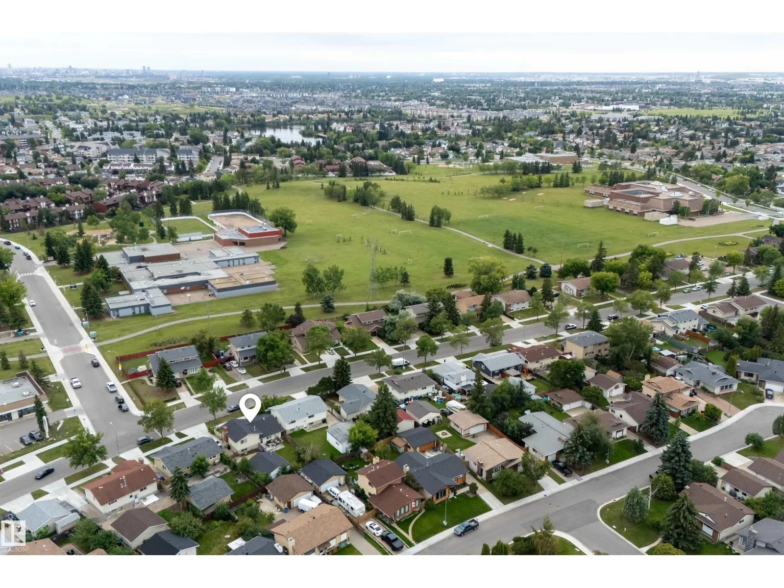 10304 164 AV NW