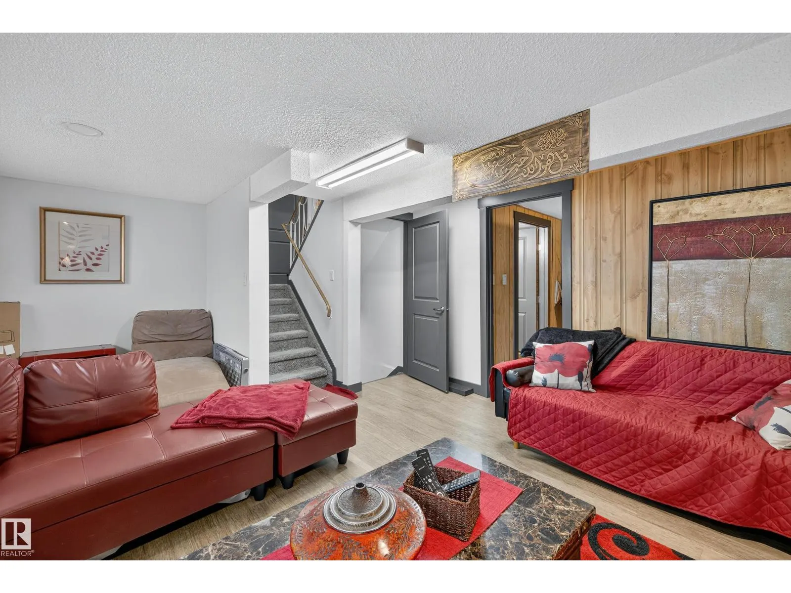 10304 164 AV NW
