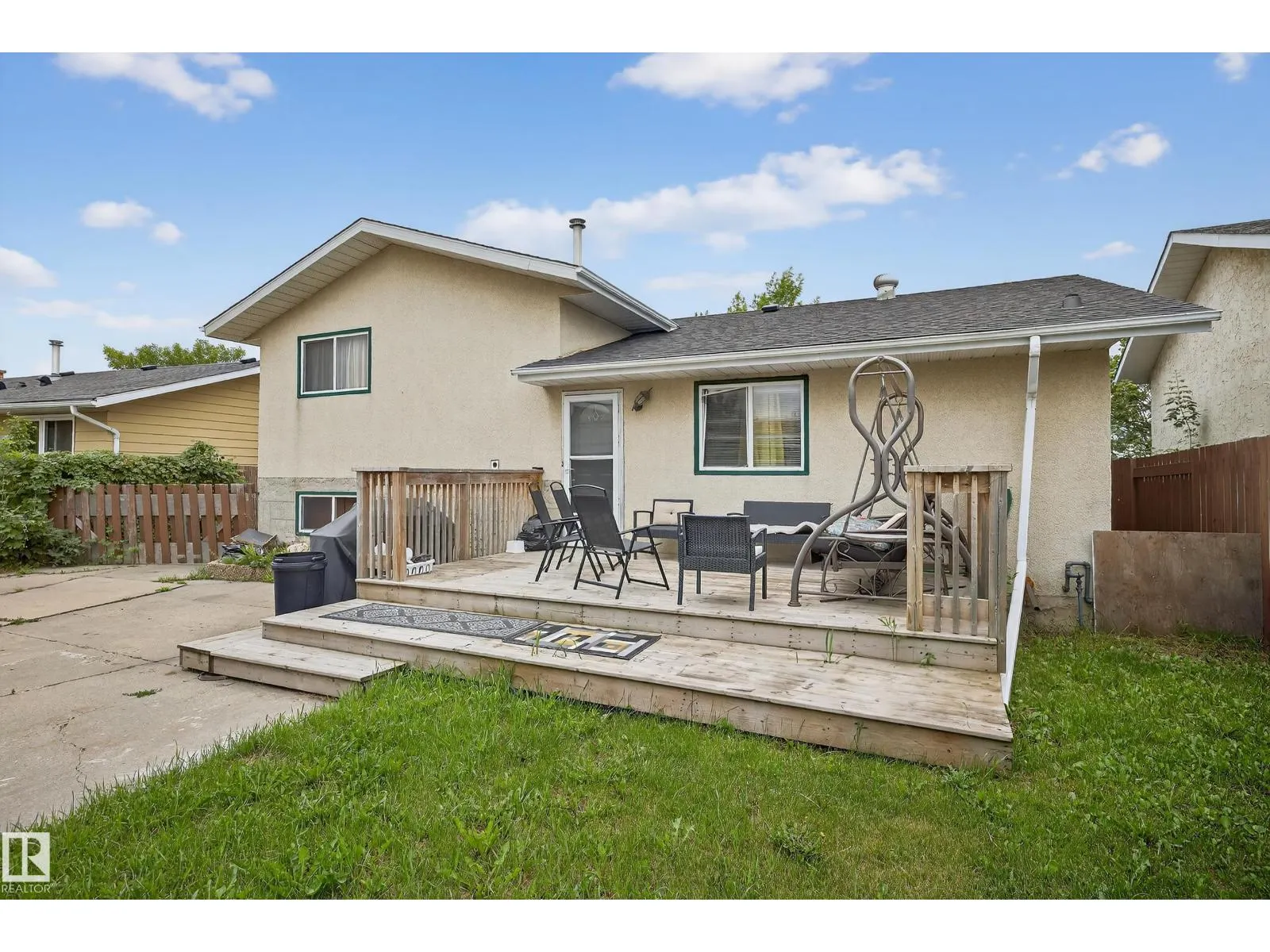 10304 164 AV NW