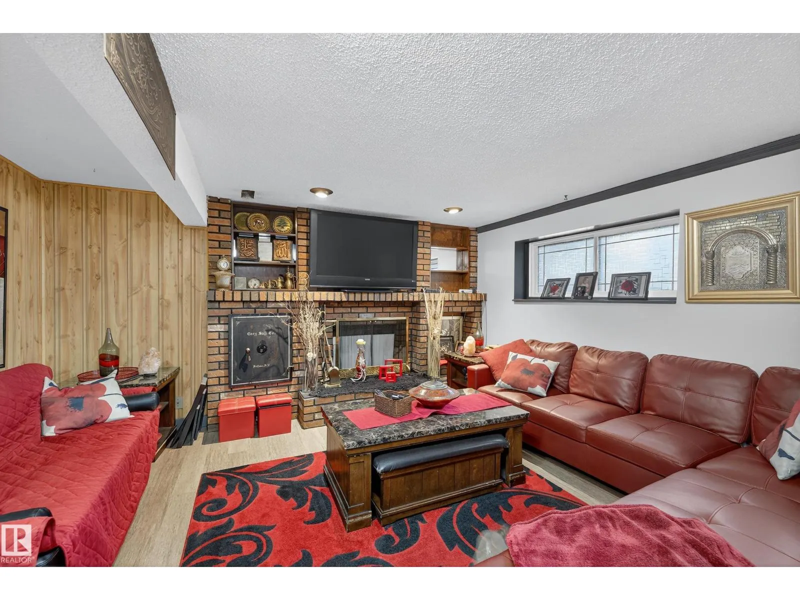 10304 164 AV NW