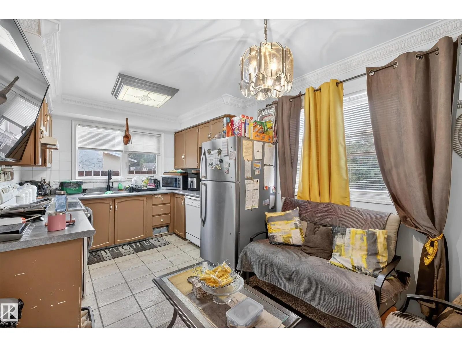 10304 164 AV NW