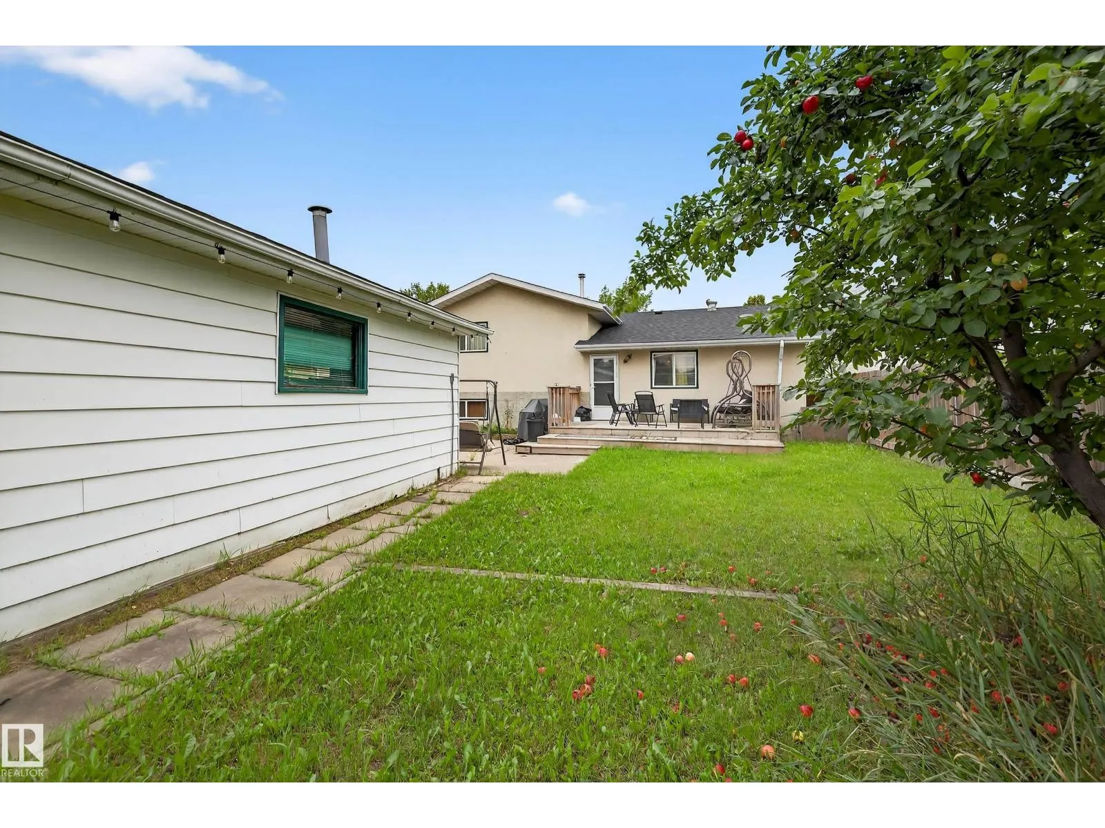 10304 164 AV NW