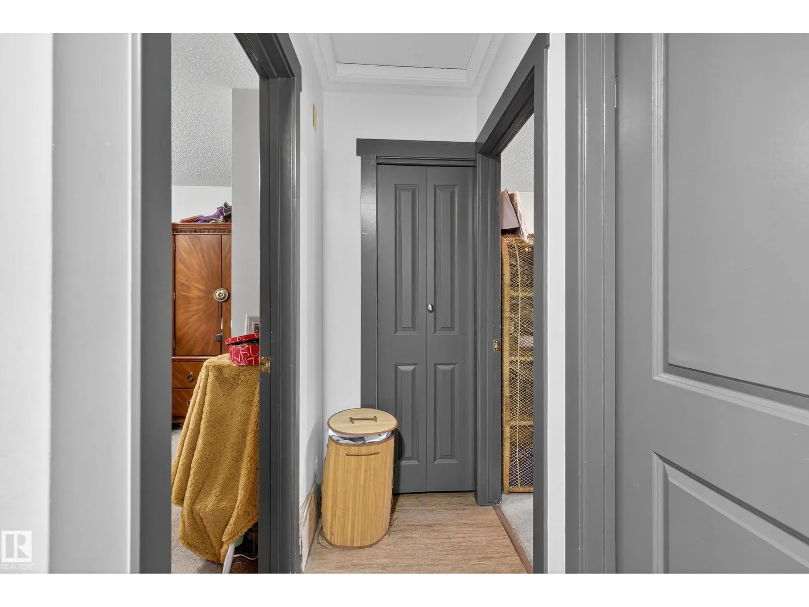10304 164 AV NW