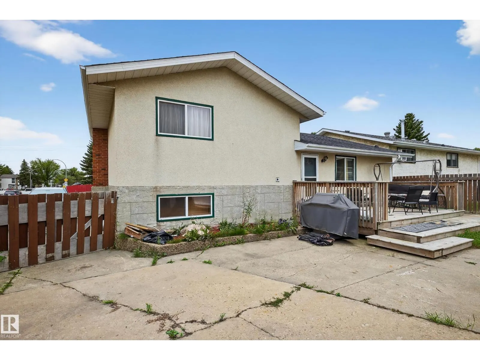 10304 164 AV NW