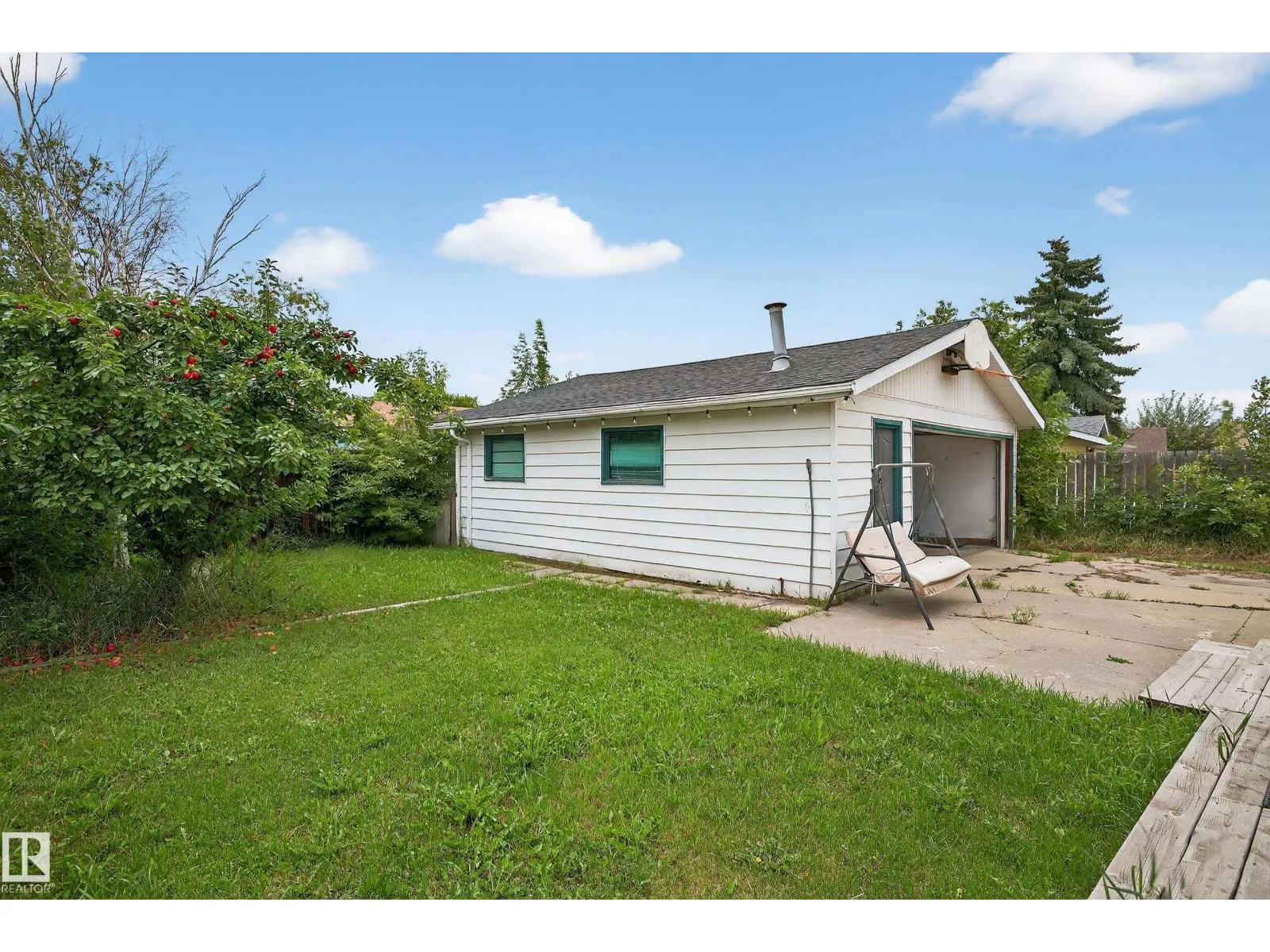 10304 164 AV NW