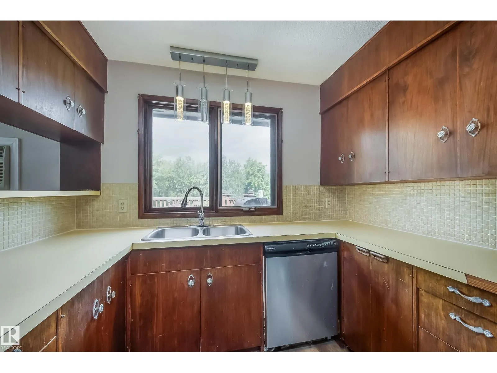 #253 52152 RGE ROAD 225