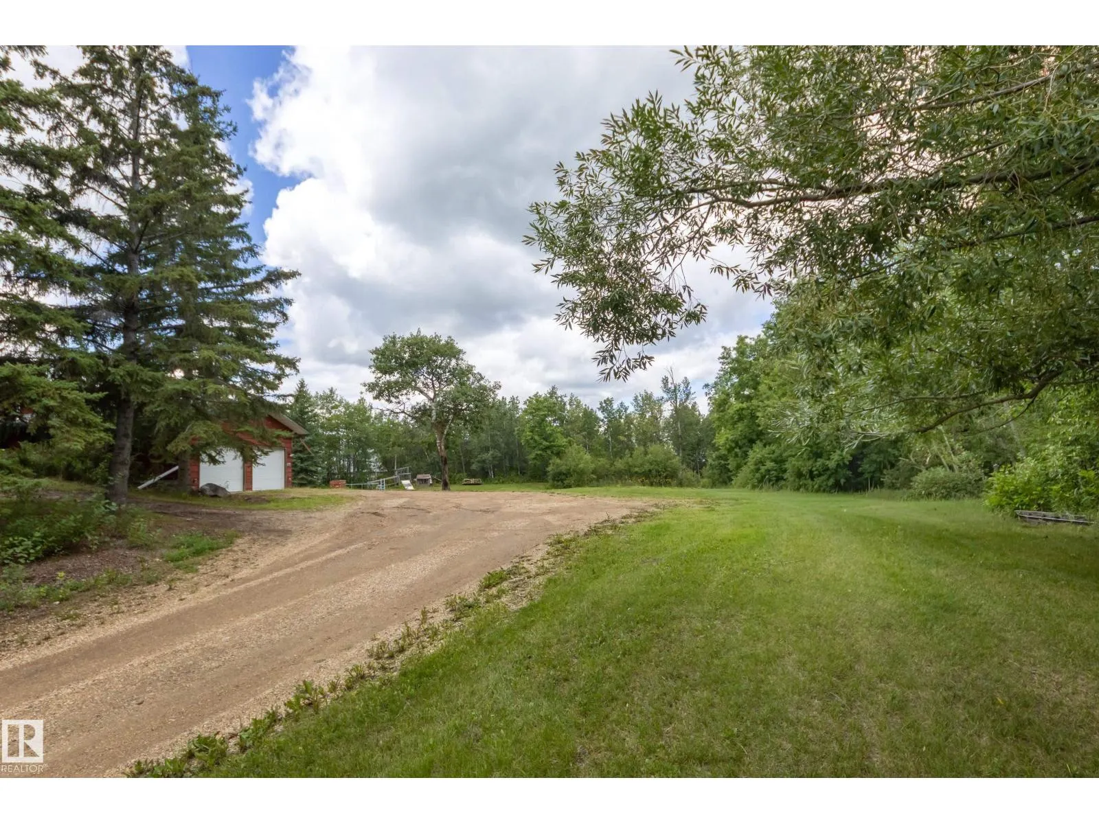 #253 52152 RGE ROAD 225