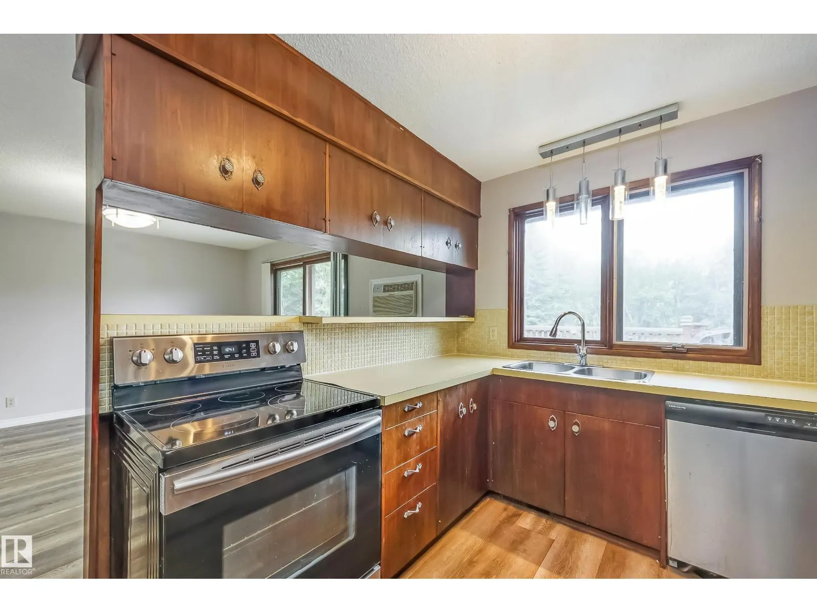 #253 52152 RGE ROAD 225