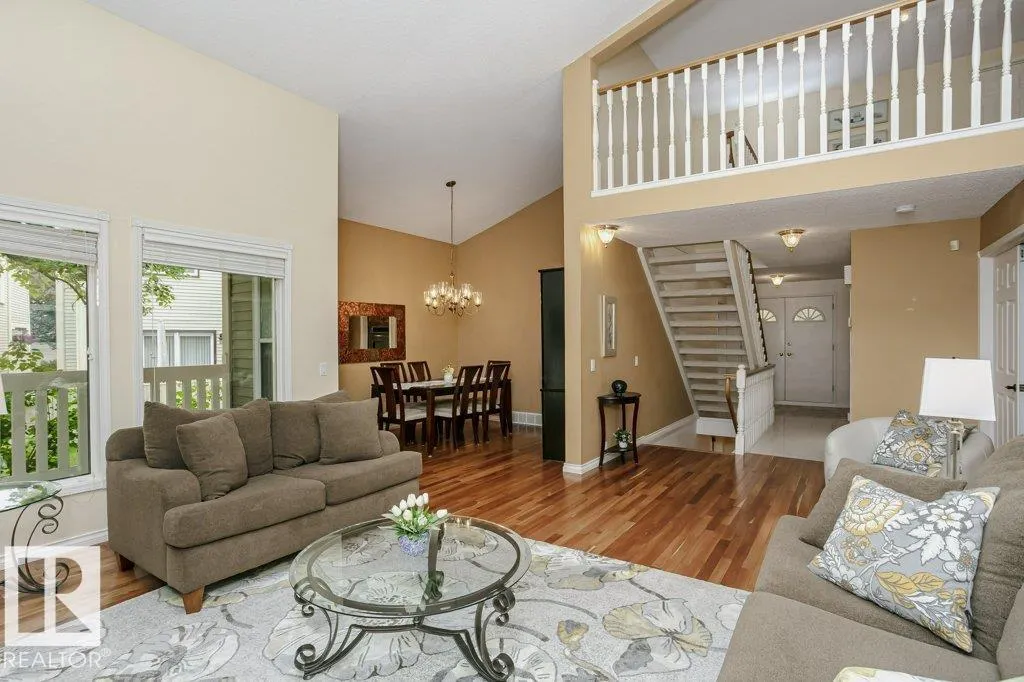 1027 109 ST NW