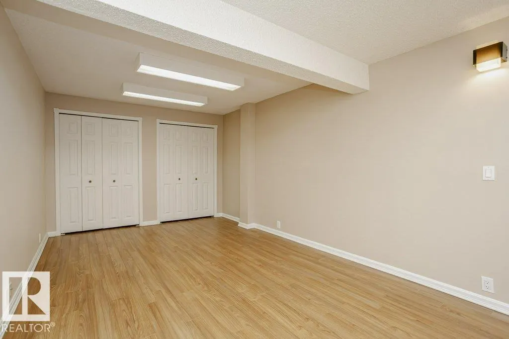 1027 109 ST NW