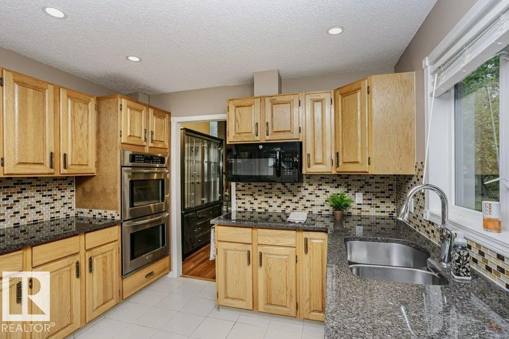 1027 109 ST NW