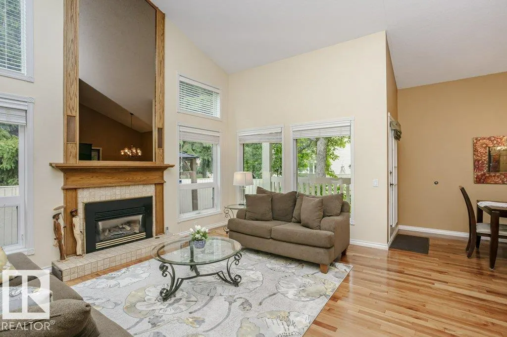 1027 109 ST NW