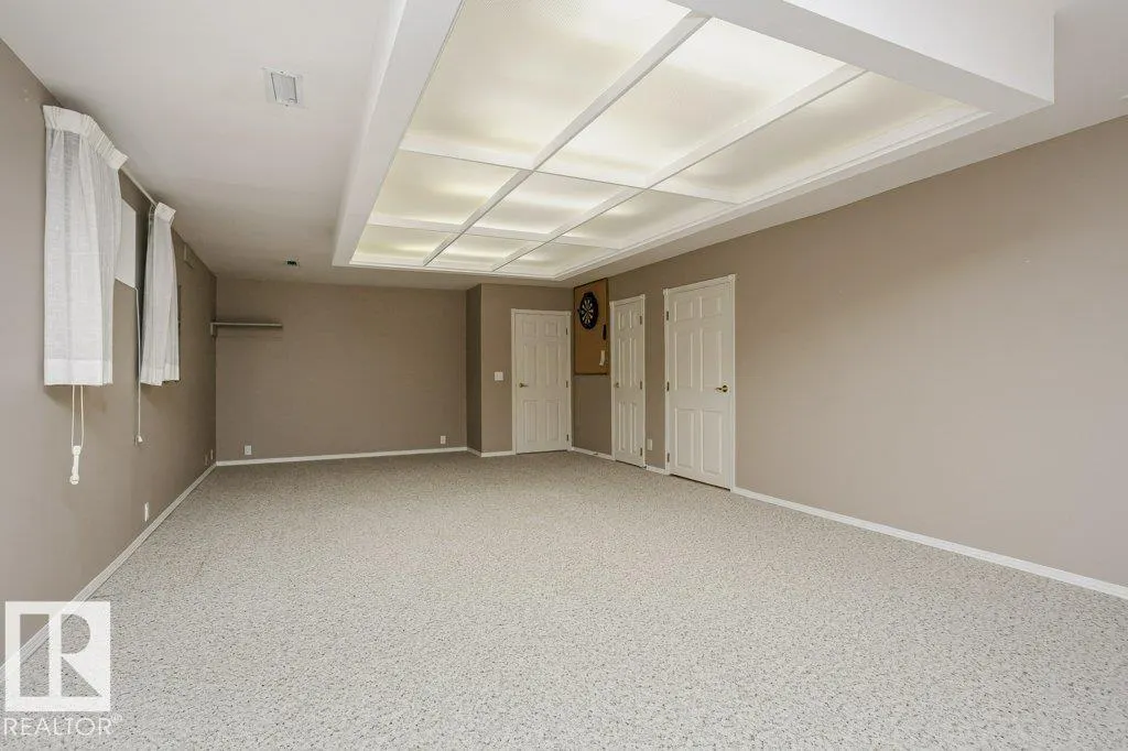 1027 109 ST NW