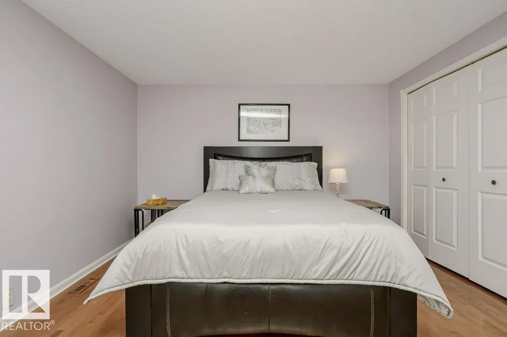 1027 109 ST NW